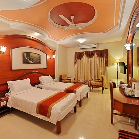 Hotel Gnanam Thanjavur Extérieur photo