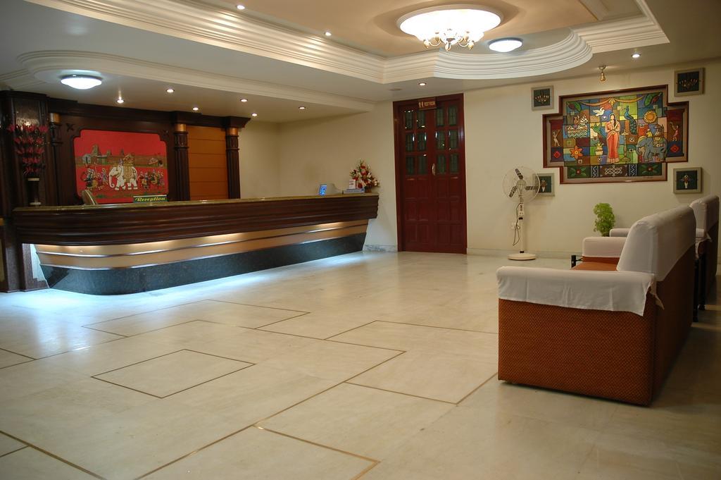 Hotel Gnanam Thanjavur Extérieur photo
