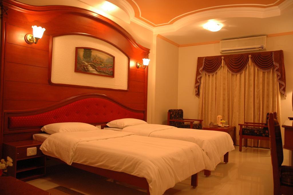 Hotel Gnanam Thanjavur Extérieur photo