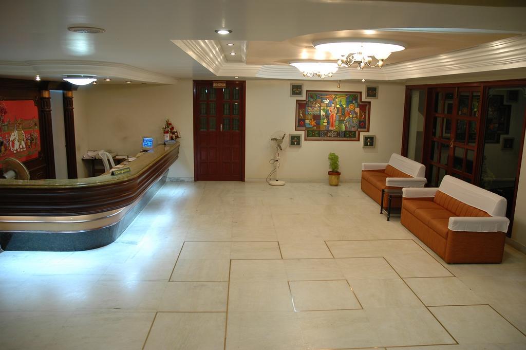Hotel Gnanam Thanjavur Extérieur photo