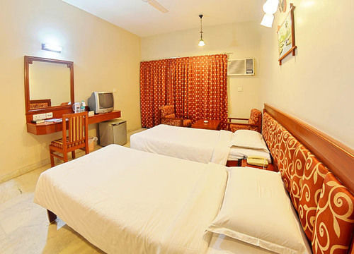 Hotel Gnanam Thanjavur Extérieur photo