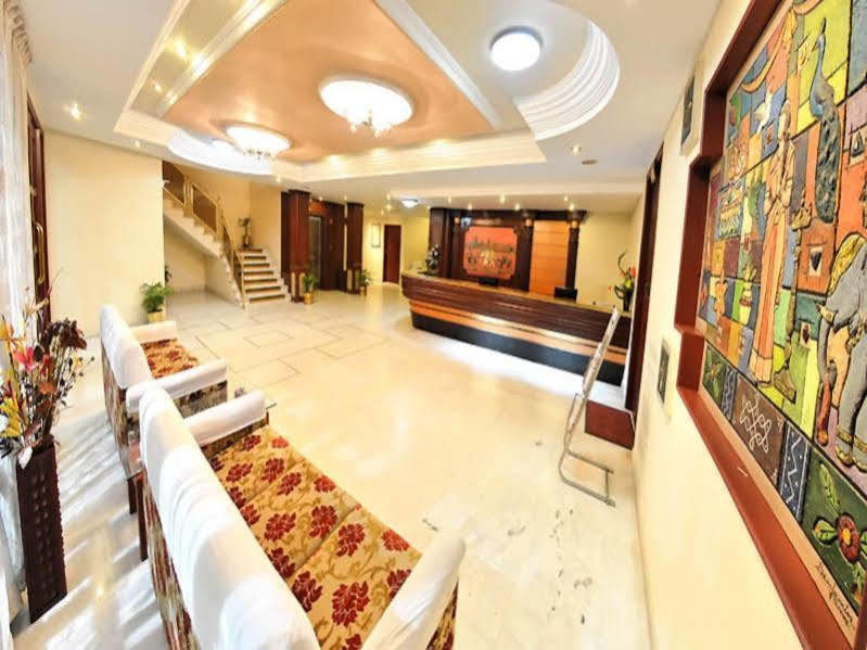 Hotel Gnanam Thanjavur Extérieur photo