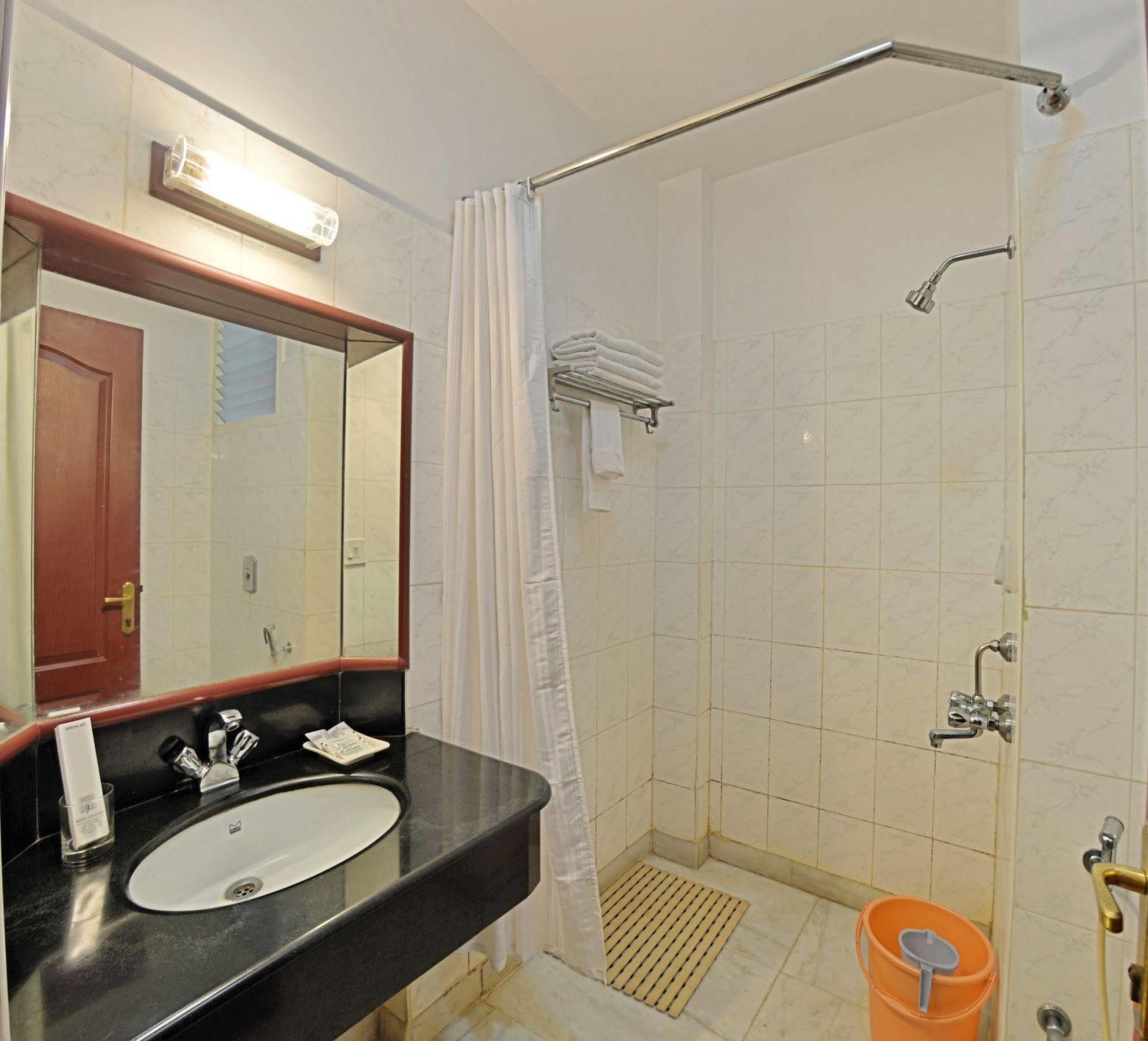 Hotel Gnanam Thanjavur Extérieur photo