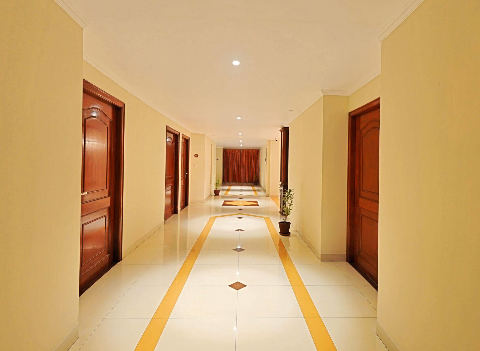 Hotel Gnanam Thanjavur Extérieur photo
